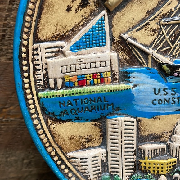 Baltimore Decorative Landmarks Souvenir Pottery 3D Plate *STAND NOT INCLUDED* - Picture 4 of 9